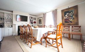 Colthrop Manor B&B